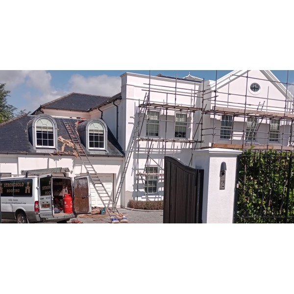 Strong Hold Roofing logo